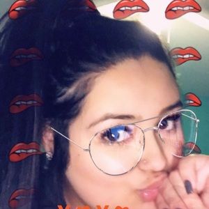 Meet your Posher, Ariana